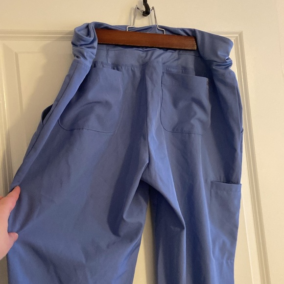 Excellent used condition, barco one womens size medium scrub pants ciel blue - Picture 4 of 6